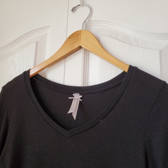 ‼️3/$20 Black Thin Sweater Top - Picture 2 of 2